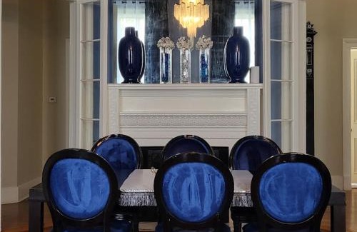 Faubourg Livaudais Apartment | Walker Mansion on St Charles Ave - Unit 5