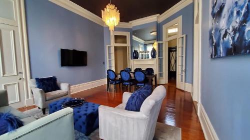 Faubourg Livaudais Apartment | Walker Mansion on St Charles Ave - Unit 5