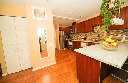 Queen Anne Condo | Walker's Paradise, charming safe, quiet,Queen Anne Hill garage parking Apt.