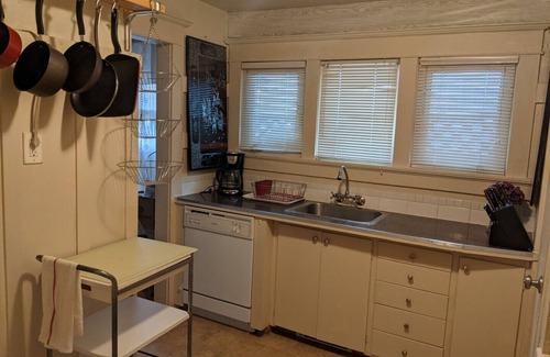 Queen Anne House | Walker's paradise, Safe, Quiet, charming,1Free Permited street parking infront.