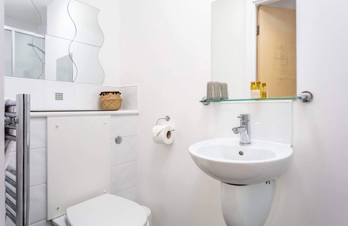 Kilmarnock Apartment | Walker Suite No54 - Donnini Apartments