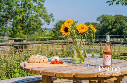 Turville Ski Chalet | Walkers Lodge In The Heart Of The Chilterns With Incredible Views