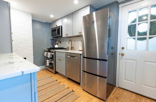 Washington Square West House | Walkers Paradise 3BR Trinity Heart of Philly!
