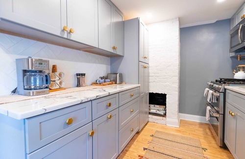 Washington Square West House | Walkers Paradise 3BR Trinity Heart of Philly!