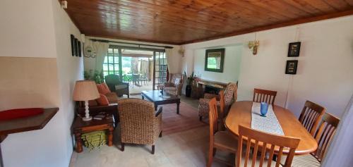 Drakensberg Gardens House | Walkers Peak Cottage