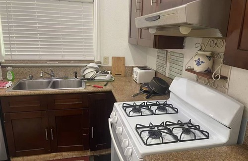 Southwest Anaheim Apartment | Walking Disney 2-bedroom Guest unit in Anaheim