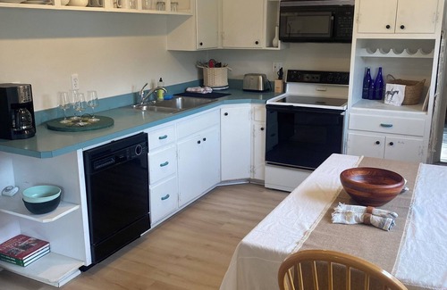 Saratoga Springs House | Walking distance to the track!