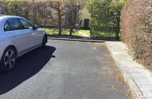Adare Apartment | walking distance Adare Village Manor, Hotels, Restaurant’s, Pubs, Golf Course