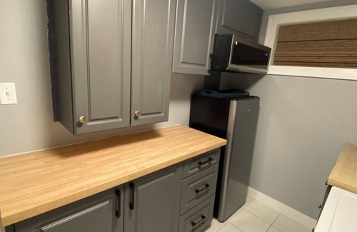 Niagara Falls House | Walking Distance to Falls Free parking & cleaning