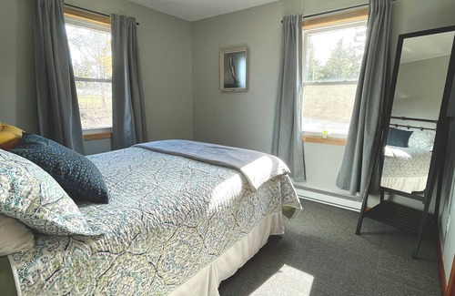 St. Peters House | Walking distance to the ocean and all amenities!