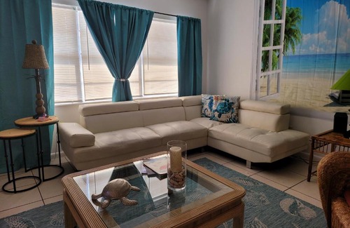 Fort Pierce Apartment | WALKING DISTANCE FROM THE BEACH