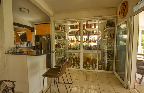 Saint-Francois Villa | Walking distance to the beach, swimming pool, basketball court and tennis court