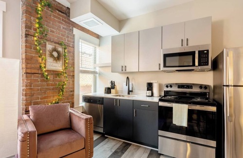 Midtown Apartment | ~Walking distance Midtown/DMC~ Long stays welcome!