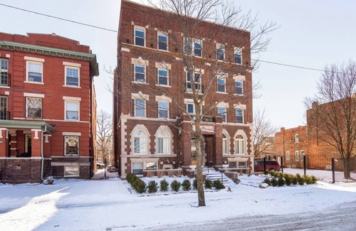 Midtown Apartment | ~Walking distance Midtown/DMC~ Long stays welcome!