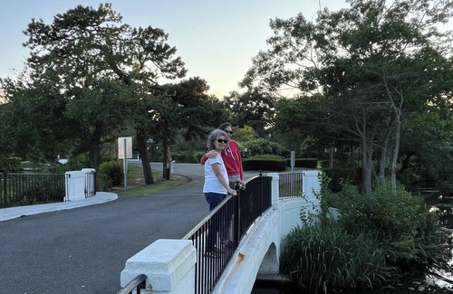 Brightwaters House | Walking distance to the Village Restaurants , Library and Beach.