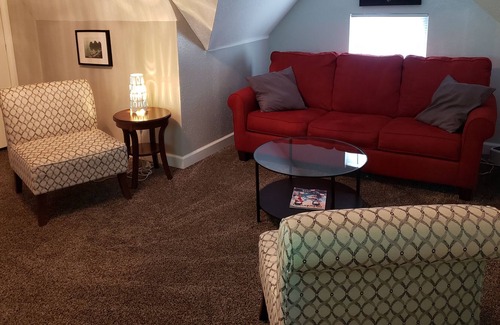 Windsor Park Apartment | Walking distance to Mass Ave.