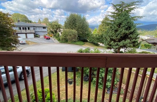 Port Moody House | Walking distance to skytrain 3 bedrooms upper floor house bright and clean