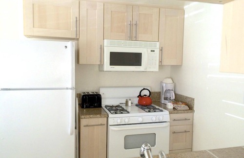 Indio Condo | Walking distance to Coachella! Next door to Indian Palms Country Club