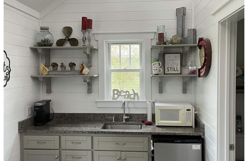 Morehead City House | Walking distance to Downtown Beaufort, NC. Short drive to several beaches.