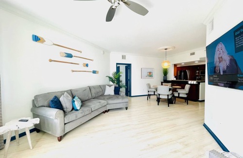 Stuart Condo | Walking Distance to Downtown Stuart | Sunrise to Sunsets Views!