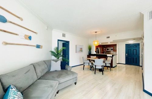 Stuart Condo | Walking Distance to Downtown Stuart | Sunrise to Sunsets Views!