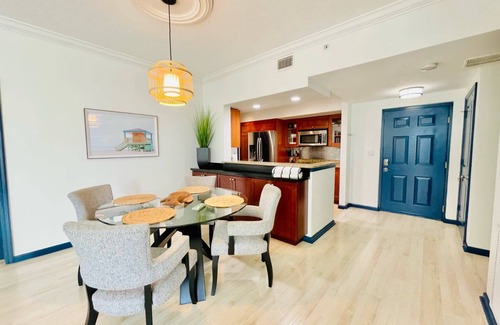 Stuart Condo | Walking Distance to Downtown Stuart | Sunrise to Sunsets Views!