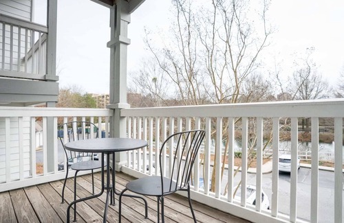 North Decatur Apartment | Walking distance to Emory