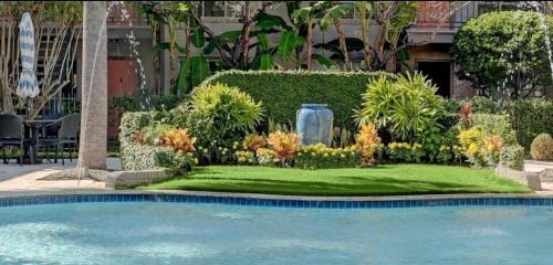 Houston Apartment | Walking Distance to Galleria 2BR 2BA Trendy Condo
