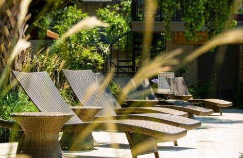 Houston Apartment | Walking Distance to Galleria 2BR 2BA Trendy Condo