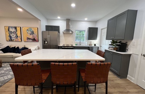 Atlanta House | Walking distance to MercedesBenz Stadium, GWCC, Downtown