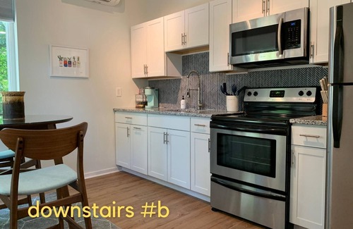 Athens Condo | Walking Distance to Restaurants - Bars - Hospital!