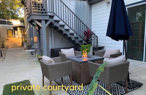 Athens Condo | Walking Distance to Restaurants - Bars - Hospital!