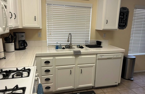 Indio House | Walking distance to Stagecoach and Coachella Valley Music Festival.