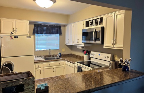 Pinehurst Condo | Walking distance to The Pinehurst Clubhouse