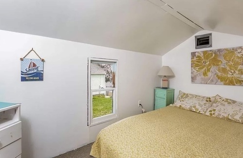 North Falmouth House | Walking distance to the Beach! Cottage with A/C, backyard patio, outdoor shower