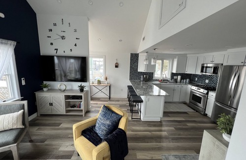 Vineyard Haven Apartment | Walking-distance to town, shops, restaurants & ferry!