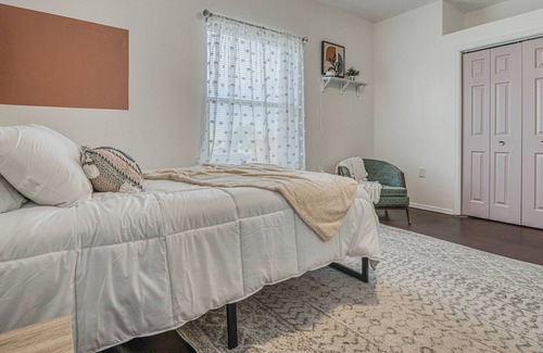 Las Cruces House | Walking distance to Downtown San Pedro Home 2 bed 1 bath!