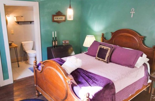 South 7th Ward Bed & Breakfast | Walking distance to French Quarter and Frenchmen Street with Pool!