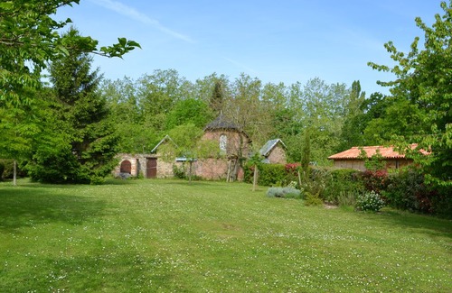 La Seguiniere House | Walking, house XVII to the waterfront/11 pers/near Puy du Fou