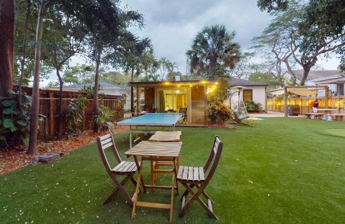 Poinciana Park House | Walking On Sunshine
