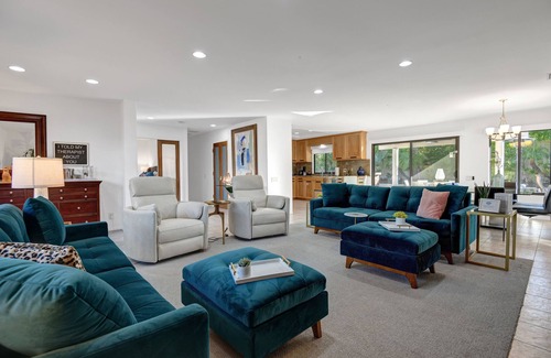 Araby House | Walking On Sunshine - Beautiful Palm Springs Retreat