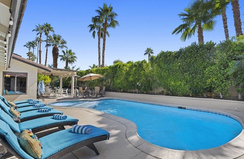 Araby House | Walking On Sunshine - Beautiful Palm Springs Retreat