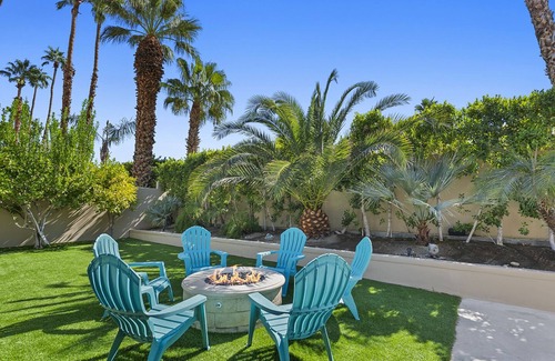 Araby House | Walking On Sunshine - Beautiful Palm Springs Retreat