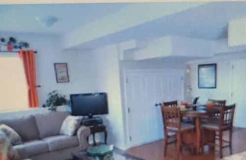 Green Valley Ranch House | walkout basement incl 1 car garage,Close to DIA,easy Access to HWY I70,I225,&I25
