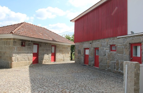 Bairros House | walkway of the Paiva River - Várzea river beach (1km)