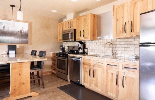 Bend Apartment | Wall Street Suites