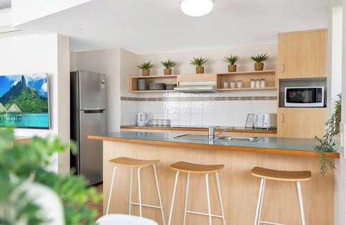 Trinity Beach Apartment | Wallaby Beach House Resort style Comforts