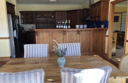 Wallaroo House | Wallaroo Wines homestead in the vines