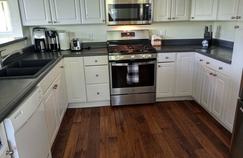 Linwood House | Walleye Capitol of Michigan on Canal Front House with view of the Saginaw Bay