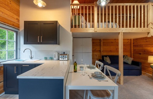 Barns Green Cabin | Walliswood Lodge - Rural Retreat - Newly converted, Wood Burner, Air Con, wi-fi